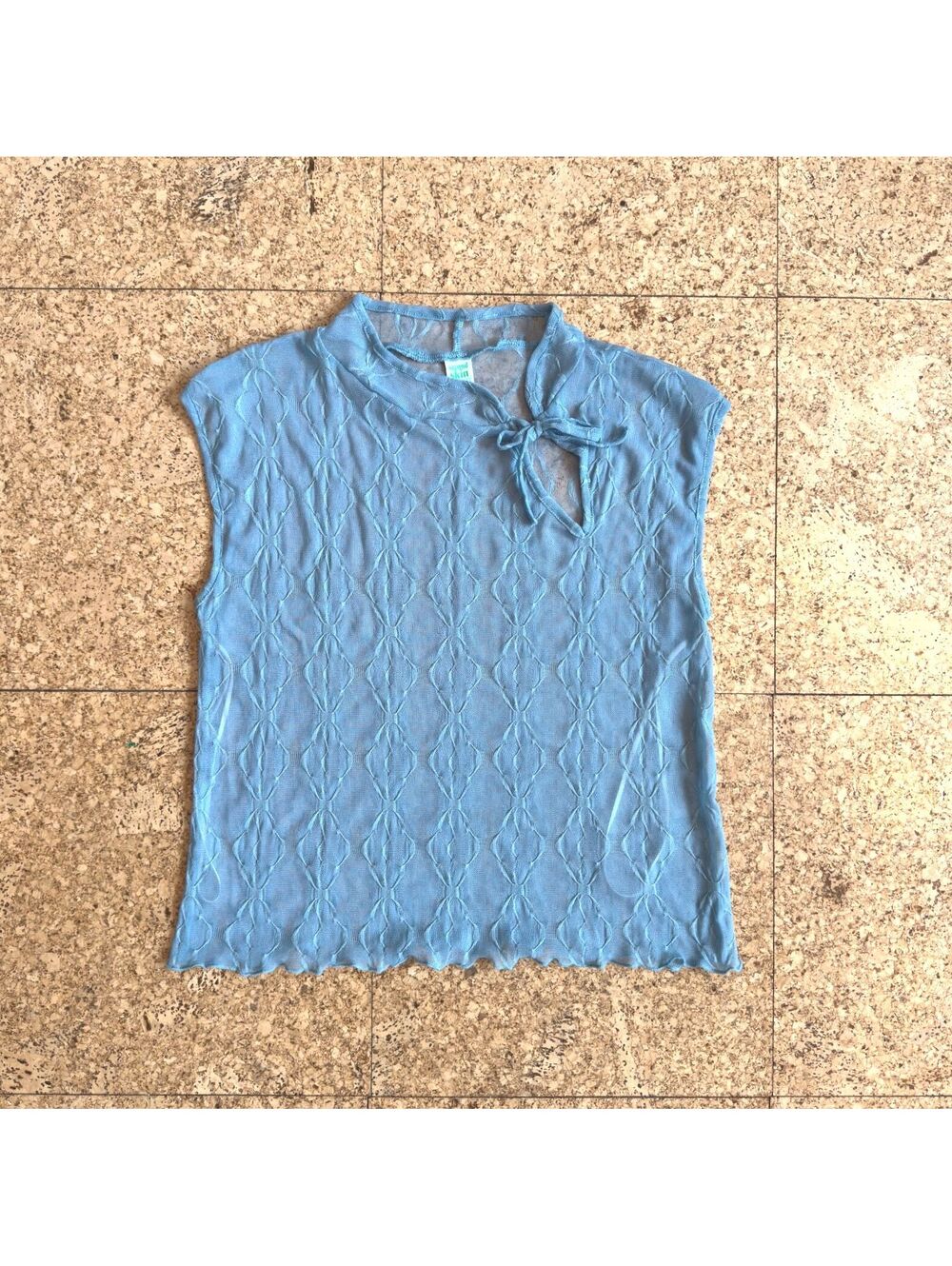 Find Me Now Second Skin Mariposa Sheer Mesh Keyhole Tee Size Medium Sky Blue Top